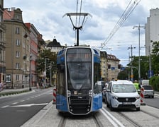 Przejazdy próbne tramwajów przez ul. Pomorską.