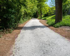 Nowa trasa pieszo-rowerowa wzdłuż Oławy łącząca most Rakowiecki z kładką Siedlecką.