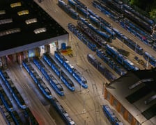 Kilkadziesiąt tramwajów stacjonujących na zajezdni Borek.