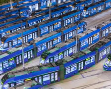 Kilkadziesiąt tramwajów stacjonujących na zajezdni Borek.
