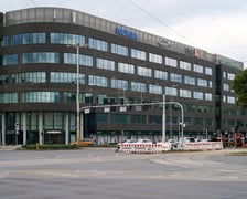 Ostatnie prace przy rozbudowie skrzyżowania ulicy Legnickiej z Na Ostatnim Groszu i Milenijnej