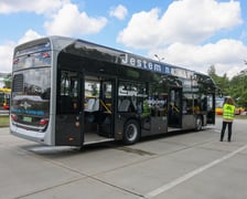 Wodorowy Nesobus na zajezdni MPK przy ul. Obornickiej