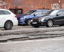Na 270-metrowym odcinku ulicy Pułaskiego - między Małachowskiego a Kościuszki - do gruntownego remontu jest wszystko: jezdnia, tory i chodniki, a także liczne sieci podziemne