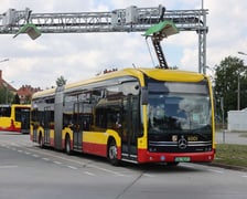 Ładowanie autobusów elektrycznych na zajezdni Obornicka