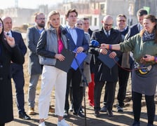 Konferencja prasowa w pobliżu al. Architektów. Wiceprezydent Renata Granowska mówi o największej inwestycji w dziejach Wrocławia