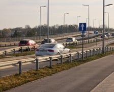 Zjazd z alei Wielkiej Wyspy w ulicę Wilczą