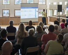 Spotkanie informacyjne w Zespole Szkolno-Przedszkolnym nr 25 przy ul. Asfaltowej poświęcone zmianom w kursowaniu autobusów po otwarciu trasy na Jagodno