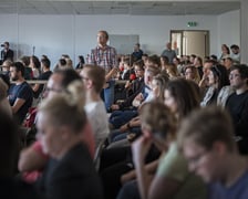 Spotkanie informacyjne w Zespole Szkolno-Przedszkolnym nr 25 przy ul. Asfaltowej poświęcone zmianom w kursowaniu autobusów po otwarciu trasy na Jagodno