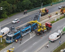 Zderzenie tramwaju z samochodem osobowym na ul. Dmowskiego, 28 lipca 2025 r