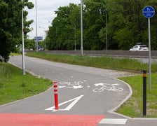 Fragment trasy rowerowej wzdłuż Alei Karkonoskiej