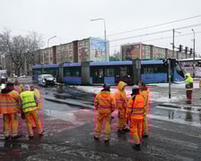 Akcja służb po wypadku na skrzyżowaniu Hallera z Gajowicką
