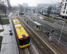 <p>Autobusy jeżdżą już po Bardzkiej, niezależnie od kork&oacute;w - 21 marca 2026</p>