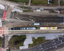 <p>Autobusy jeżdżą już po Bardzkiej, niezależnie od kork&oacute;w - 21 marca 2026</p>