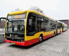 Elektryczna flota MPK Wrocław prezentowana w 2023 roku na Placu Wolności