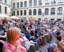 <p>Koncert 2 sierpnia na dziedzińcu Synagogi pod Białym Bocianem&nbsp;</p>