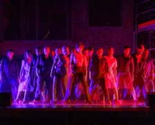 Na zdjęciu scena zbiorowa z musicalu ?1989?