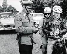 <p>Zdjęcia ze zbior&oacute;w Muzeum Miejskiego Wrocławia. Były pokazywane na wystawie&nbsp;<span style="font-family: Calibri, sans-serif; font-size: 12pt;">&bdquo;</span>Odizolowani 1963. Epidemia ospy we Wrocławiu<span style="font-family: Calibri, sans-serif; font-size: 12pt;">&rdquo;</span>&nbsp;w Pałacu Kr&oacute;lewskim.</p>