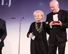 <p>Wrocław. 13. Festiwal Aktorstwa Filmowego im. Tadeusza Szymkowa oraz 17. Festiwal Reżyserii Filmowej im. Sylwestra Chęcińskiego. Od prawej: Stanisław Dzierniejko (dyrektor festiwali), Magdalena Zawadzka (aktorka), Waldemar Krzystek (reżyser)&nbsp;</p>