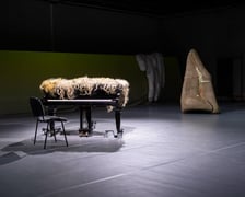 <p>Scena ze spektaklu &bdquo;I love Chopin&rdquo; Wrocławskiego Teatru Pantomimy</p>