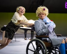 <p>Scena ze spektaklu &bdquo;I love Chopin&rdquo; Wrocławskiego Teatru Pantomimy</p>