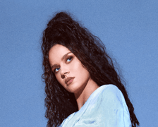 <p><strong>WROsound 2024</strong></p>
<p>19-20.07.24</p>
<p>Wrocław, pl. Społeczny</p>
<ul>
<li>19.07: Małpa gra &bdquo;Kilka numer&oacute;w o czymś&rdquo;, Bisz, Lordofon, susk &amp; slotkakotka123, BSK, villaz, IgnaNaĆwielu</li>
<li>20.07: Christian L&ouml;ffler live, ONUKA, Kasia Lins (na zdjęciu), Oxford Drama, Pola Chobot &amp; Adam Baran, imasleep, Marek Niedzielski, Jeszcze &amp; naked relaxing</li>
</ul>
<p>Więcej informacji: <a href="https://www.wroclaw.pl/kultura/wrosound-2024-festiwal-wroclaw-kto-zagra-program-artysci-bilety">WROsound 2024 już w ten weekend. Kto zagra na 15-leciu festiwalu?</a></p>