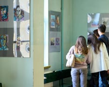 Wernisaż wystawy "Na krawędzi" w budynku UWr przy Koszarowej