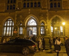 Wernisaż wystawy Dark Academia Kościoła Nihilistów w budynku po bibliotece na Szajnochy (19 października 2024)