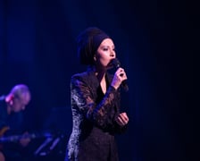 <p>Koncert "I tak przyjdzie wiosna!" został zorganizowany po to, żeby pom&oacute;c ludziom, kt&oacute;rzy ucierpieli w czasie wrześniowej powodzi. Na zdjęciu Magdalena Zawartko</p>