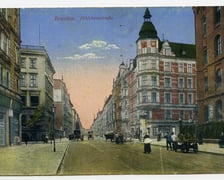 <p>Ulica Zielińskiego na dawnej poczt&oacute;wce</p>