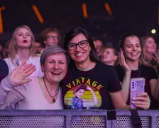 <p>Widowisko "Chłopi Tańcuj Remixed" w Hali Stulecia połączyło pokolenia</p>