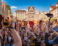 <p>Gitarowy Rekord Świata 2025 na wrocławskim rynku</p>