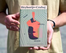 <p>Obwoluta książki Hryhorija Czubaja wydanej nakładem Kolegium Europy Wschodniej</p>