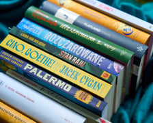 <p>Książki, jakie polecamy na wakacje 2025</p>