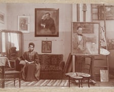 <p>Olga Boznańska w pracowni przy rue de Vaugirard w Paryżu, ok. 1900</p>