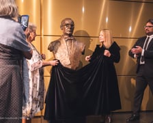 <p>Uroczystość odsłonięcia popiersia Andrzeja Markowskiego</p>