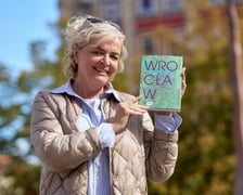 <p>Na zdjęciach Izabela Ganske, autorka książki&nbsp;&bdquo;Wrocław. Nieprzewodnik dla turyst&oacute;w i mieszkańc&oacute;w&rdquo;</p>