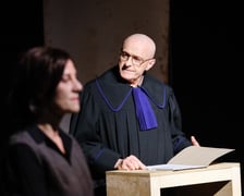 <p>Maja Ostaszewska i Jacek Poniedziałek w spektaklu &bdquo;Kofman. Podw&oacute;jne wiązanie&rdquo;</p>