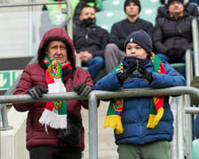 Kibice na trybunach Tarczyński Arena we Wrocławiu, mecz Śląsk Wrocław - Piast Gliwice, 06.04.2023