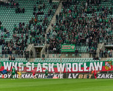 Kibice na trybunach Tarczyński Arena we Wrocławiu, mecz Śląsk Wrocław - Piast Gliwice, 06.04.2023