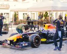 Bolid F1 RB7 w Rynku, 27 maja 2024