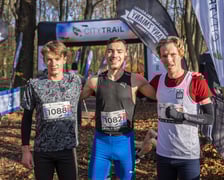 Bieg CITY TRAIL w Lesie Osobowickim we Wrocławiu. Zdjęcia biegaczy