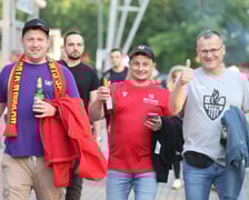 Kibice przed Stadionem Olimpijskim przed meczem Betard Sparta Wrocław - Włókniarz Częstochowa - 30 maja 2025 r.