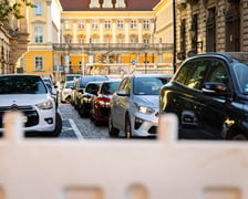 <p>Pierwszy dzień pilotażu na Placu Solnym we Wrocławiu - zakaz wjazdu dla samochod&oacute;w i motocykli</p>