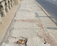 Uszkodzony chodnik na Mostach Osobowickich. Remont potrwa 4-6 tygodni