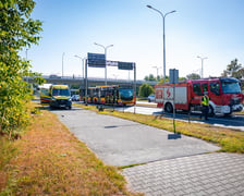 <p>Wypadek przy Al. Krzywoustego z udziałem autobusu i samochodu osobowego</p>