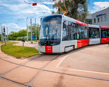 <p>W czerwcu we Wrocławiu testowany był tramwaj Skoda 52T</p>