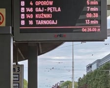 Testy nowych tablic przystankowych na Rondzie Reagana we Wrocławiu