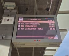 Testy nowych tablic przystankowych na Rondzie Reagana we Wrocławiu