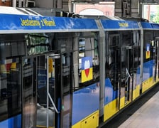 Na tramwaju umieszczono słowa wsparcia w języku polskim i ukraińskim