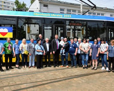 Niebiesko-żółty tramwaj będzie kursował na różnych liniach